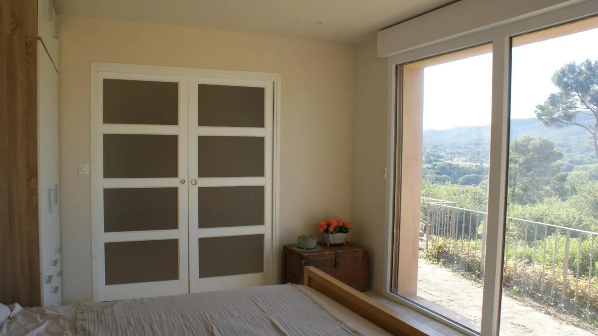 Bed and Breakfast L'Irisciabella Лурмарин
